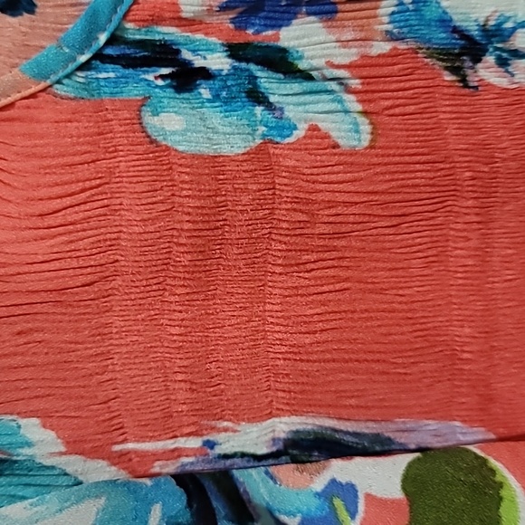 NWT- Spense Floral top - Picture 5 of 8
